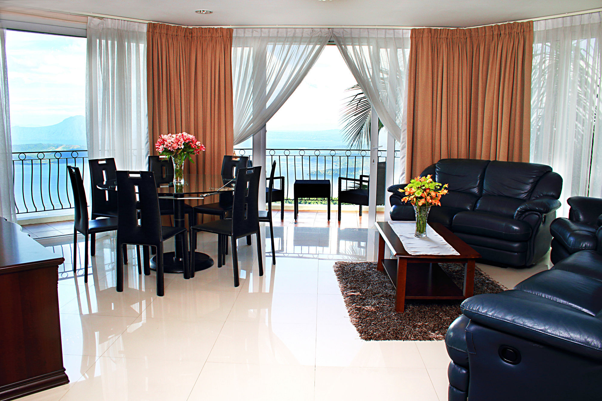 The Lake Hotel Tagaytay Тагайтай Экстерьер фото
