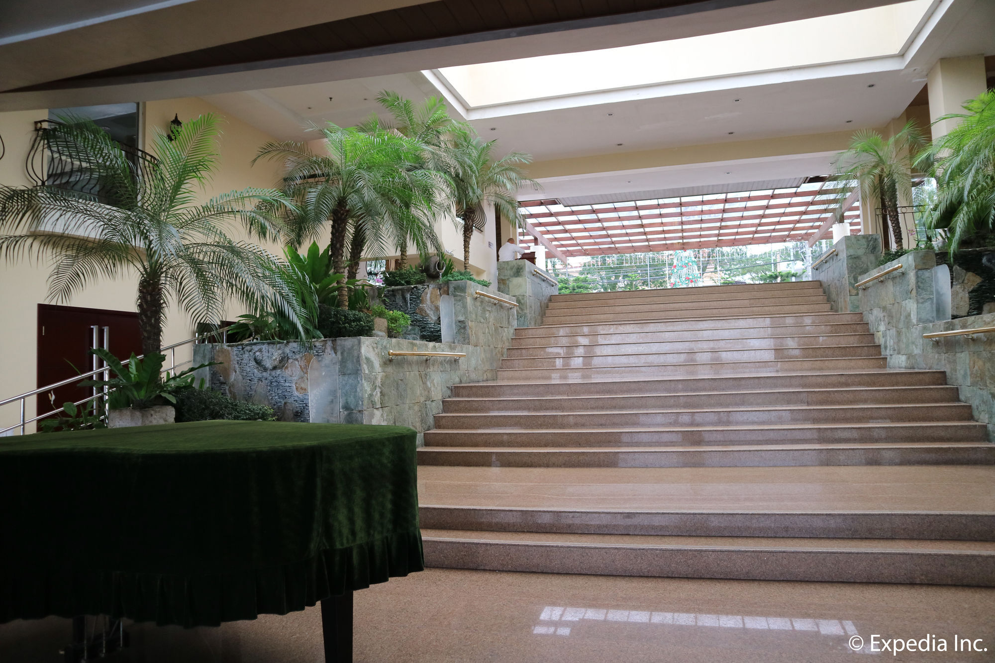 The Lake Hotel Tagaytay Тагайтай Экстерьер фото